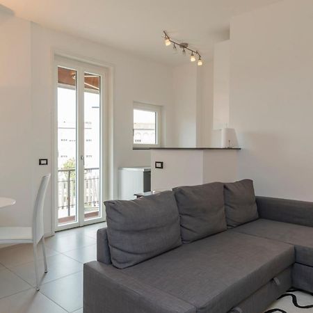 Cosy 1 Bed Flat With Terrace Apartment มิลาน ภายนอก รูปภาพ