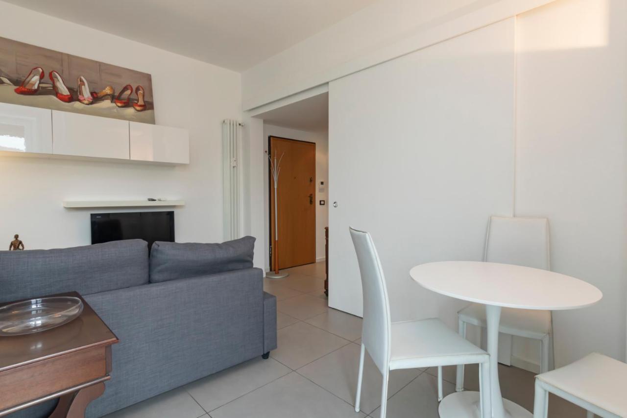 Cosy 1 Bed Flat With Terrace Apartment มิลาน ภายนอก รูปภาพ